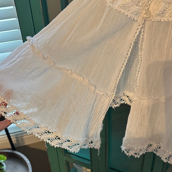 Poetry Cream Sleeveless Top - Picture 5 of 7